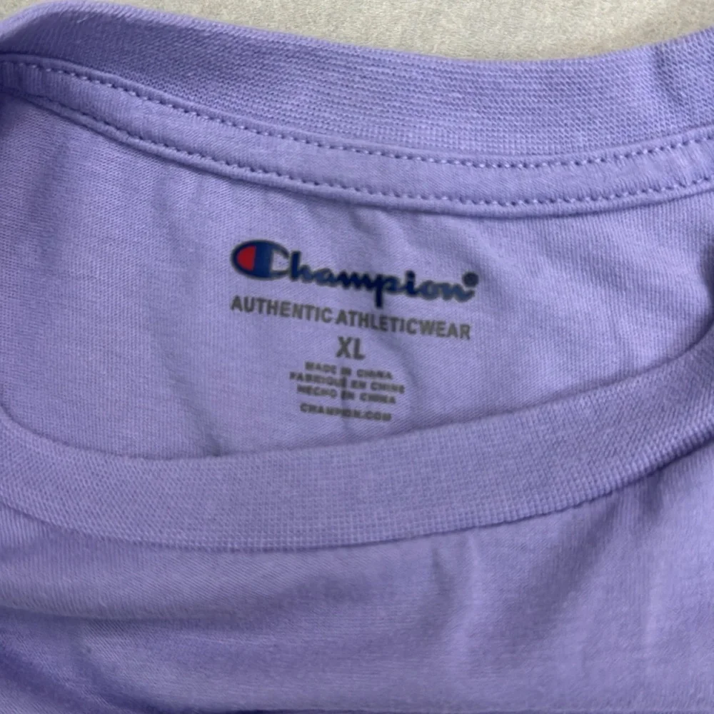 Champion girls shirt like new - Picture 3 of 5
